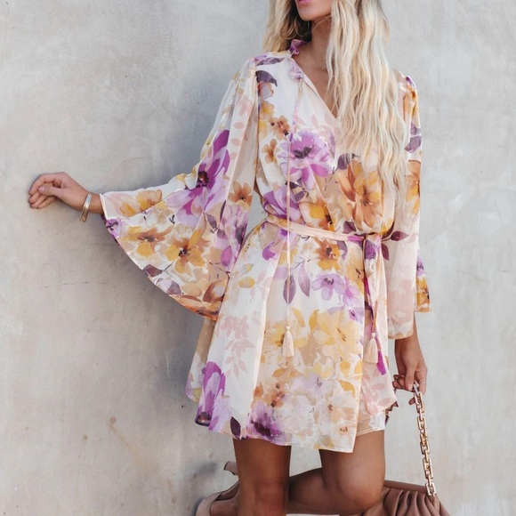Vici Dresses & Skirts - VICI Damaya Floral Chiffon Tassel Dress Size L Open Back Mini Length